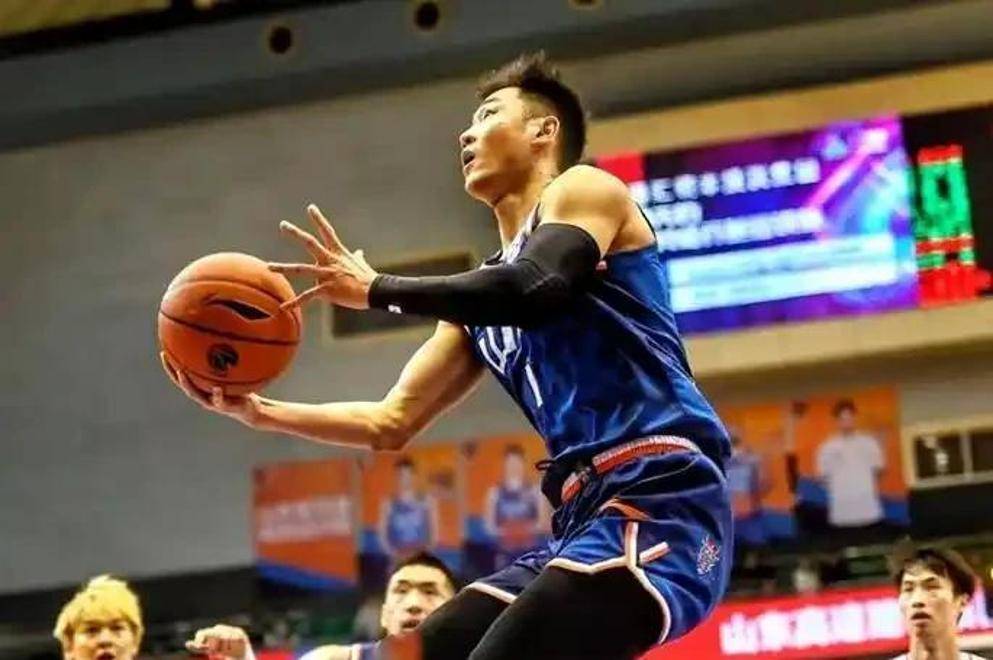 英雄联盟台服官网地址入口-山东男篮赛后回应争议；志在CBA常规赛名次提升；气氛紧张；轮换策略成焦点的简单介绍