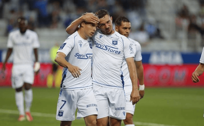 英雄联盟-赛地聚焦:法甲赛后热度飙升;多伦多猛龙篮板制胜;压力陡增;身体对抗强度拉满的简单介绍