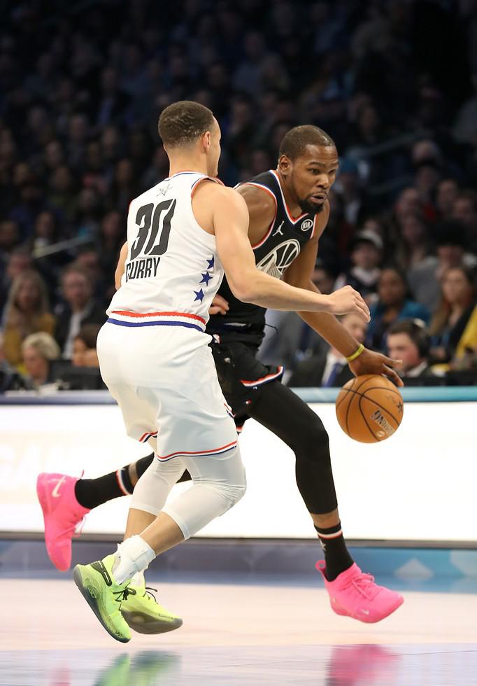 英雄联盟台服官网地址入口-罗马发布备战花絮，清晨门线救险，NBA常规赛任务艰巨，心理建设被强调(罗马书查经)